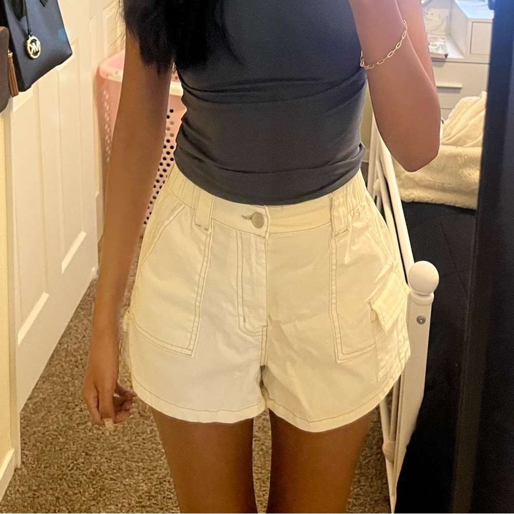White cargo shorts #shorts #cargo